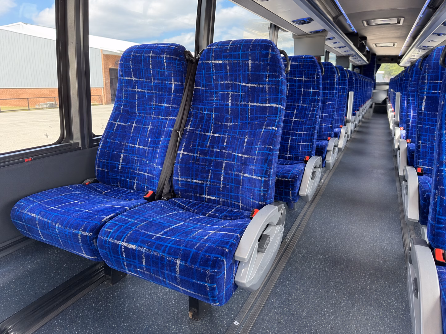 charter buses for outdoor and countryside wedding venues near lansing