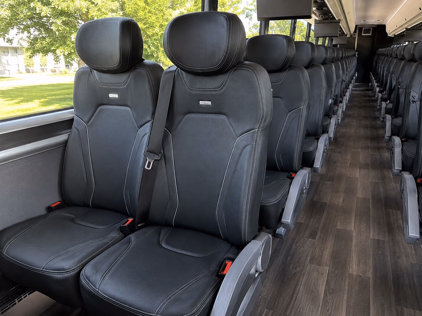 charter buses to southwest michigan wine country from lansing