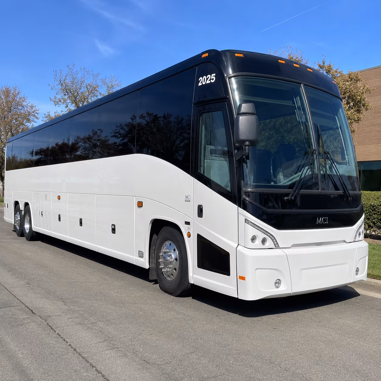 employee shuttle buses for gm lansing plant workers and contractor groups