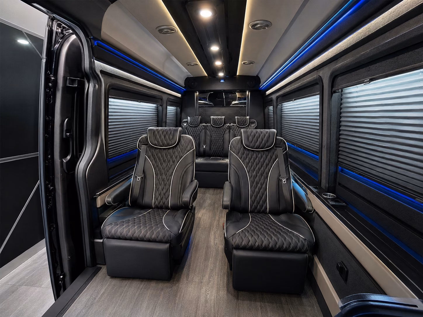 government and corporate airport transfers in lansing