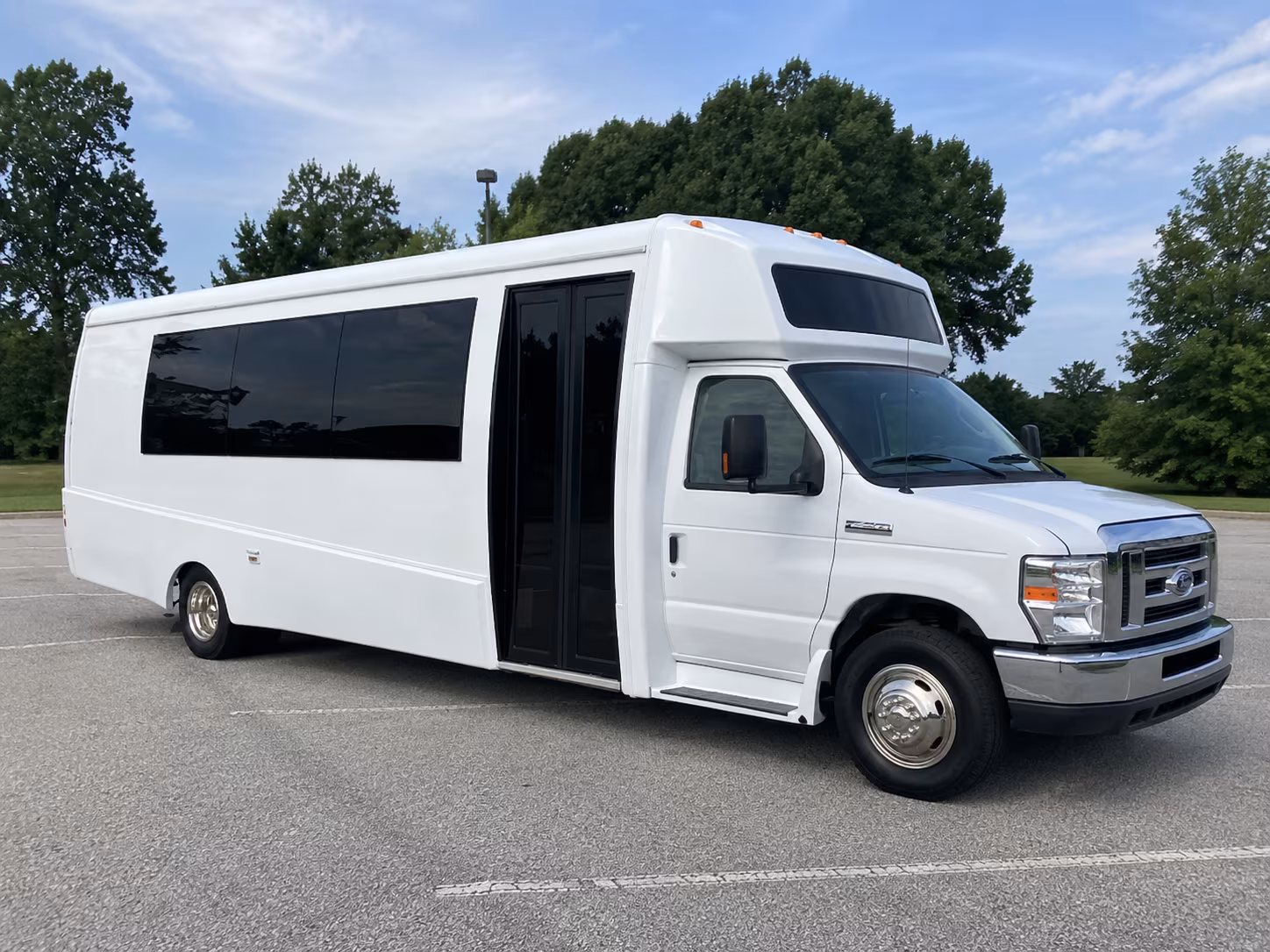 lansing 18 passenger party bus
