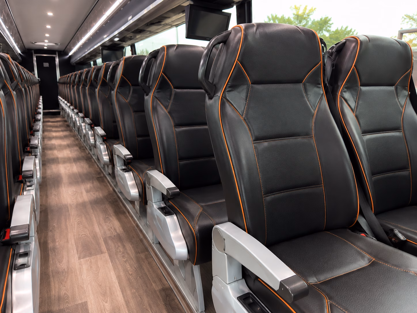 shuttle buses between lansing hotels and your wedding venue